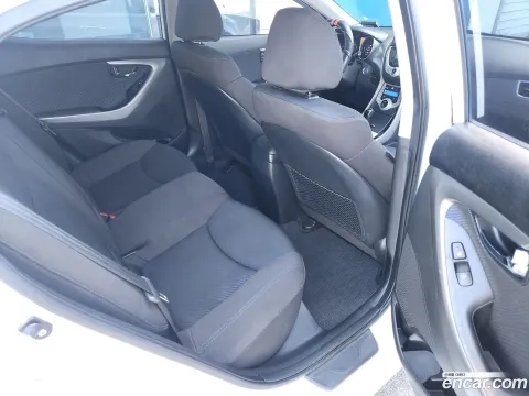 Hyundai Elantra (Avante)