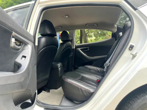 Hyundai Elantra (Avante)
