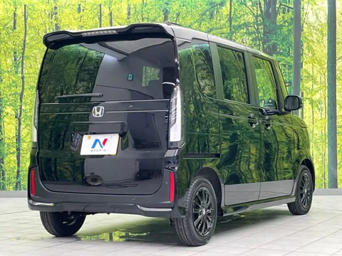 Honda N-BOX Custom