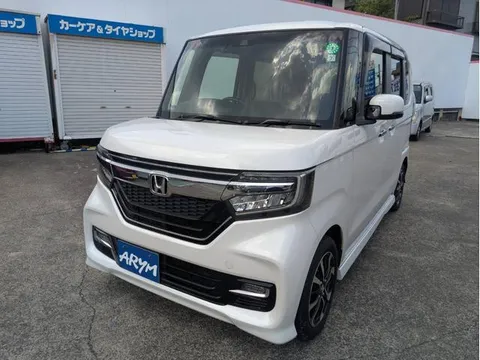 Honda N-BOX Custom