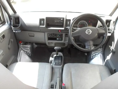 Nissan Clipper Van