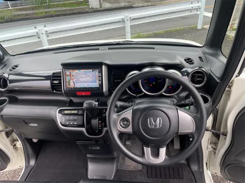 Honda N-BOX Custom