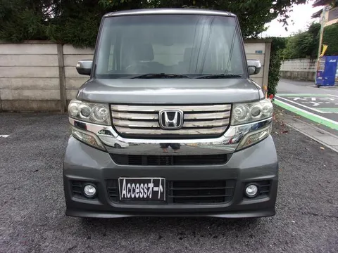 Honda N-BOX Custom