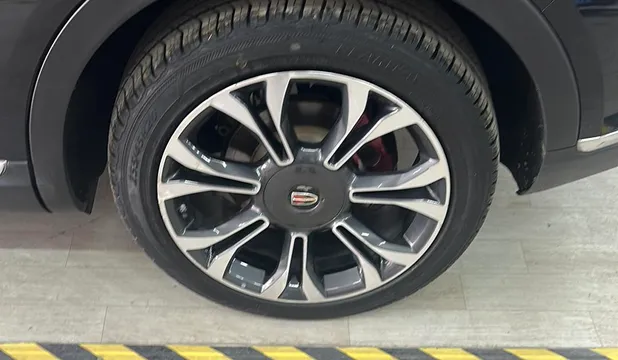 Hongqi HS5