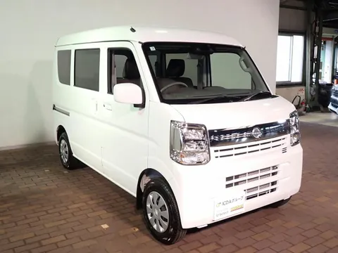 Nissan Clipper Van