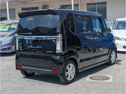 Honda N-BOX Custom