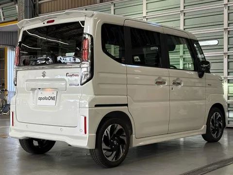 Suzuki Spacia Custom