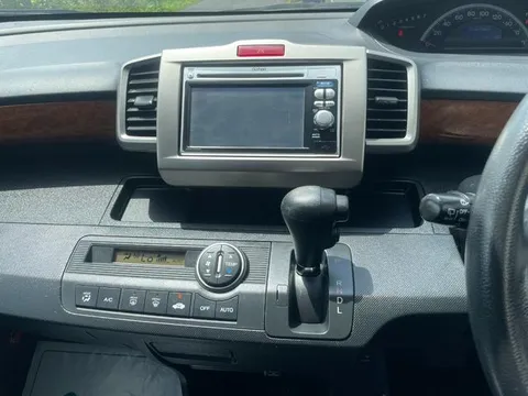 Honda Freed Spike