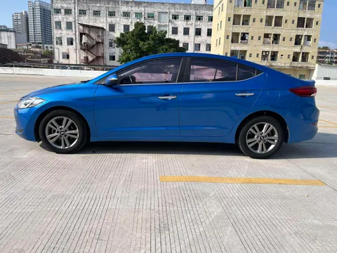 Hyundai Elantra (Avante)