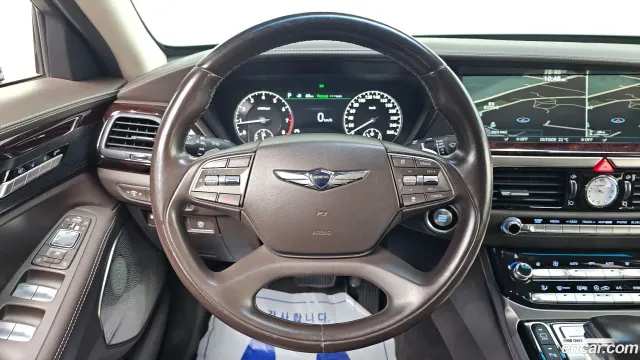 Genesis G90 (EQ900)