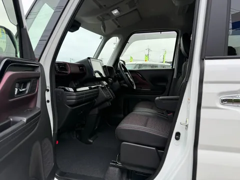 Suzuki Spacia Custom