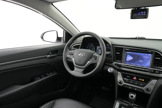 Hyundai Elantra (Avante)