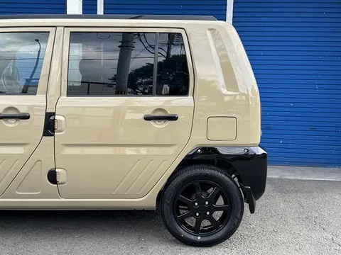 Daihatsu Naked