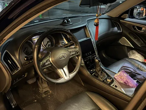 Infiniti Q50L