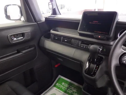 Honda N-BOX Custom