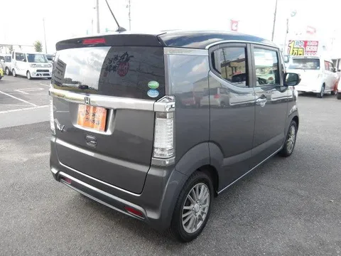 Honda N-BOX Slash
