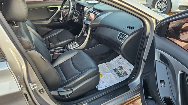 Hyundai Elantra (Avante)