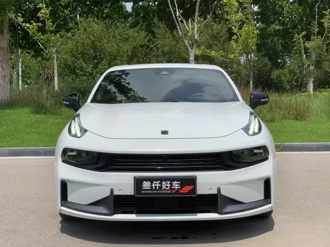 Lynk & Co 03