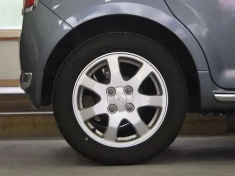Daihatsu Mira Gino