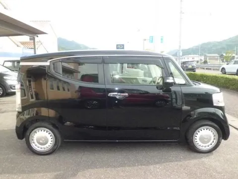 Honda N-BOX Slash