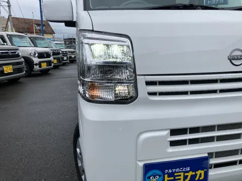 Nissan Clipper Van