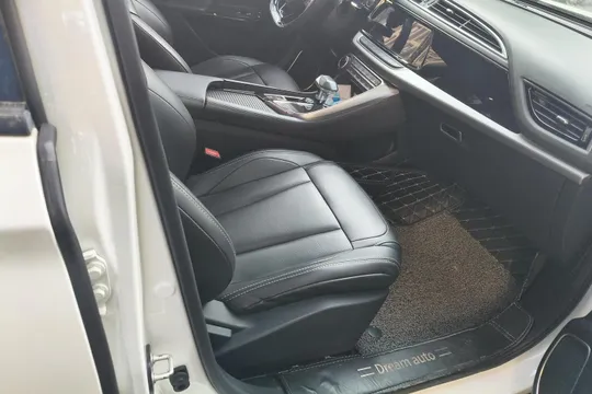 Dongfeng AX7