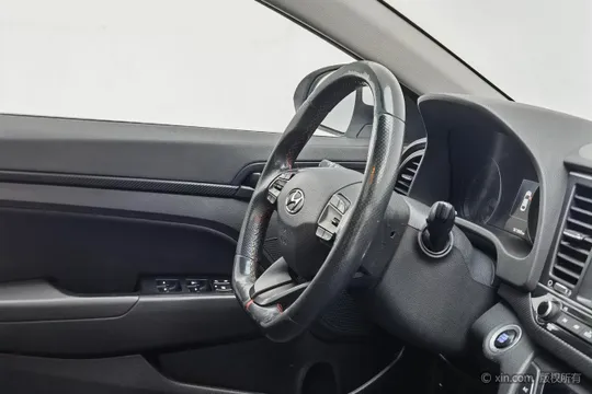 Hyundai Elantra (Avante)