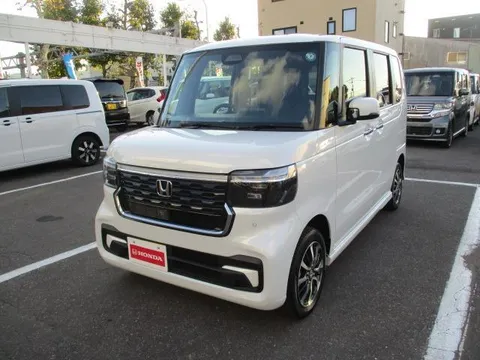 Honda N-BOX Custom
