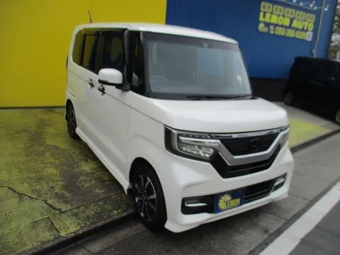 Honda N-BOX Custom