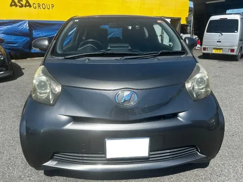 Toyota iQ