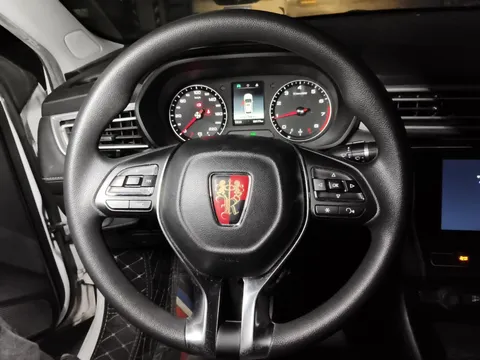 Roewe i5