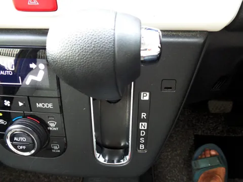 Daihatsu Mira Tocot