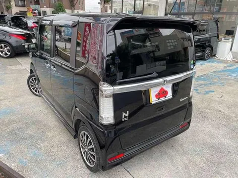 Honda N-BOX Custom