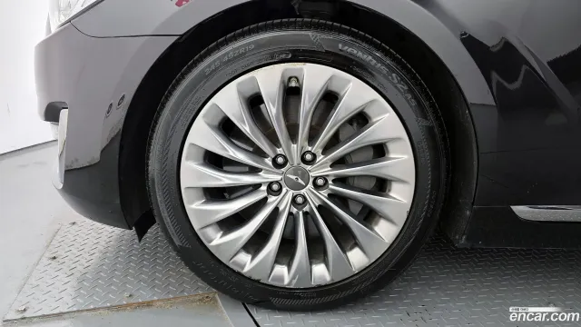 Genesis G90 (EQ900)