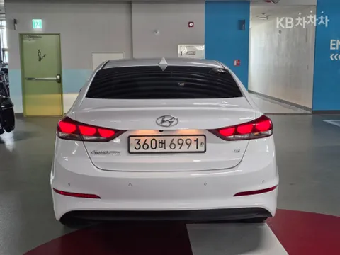Hyundai Elantra (Avante)