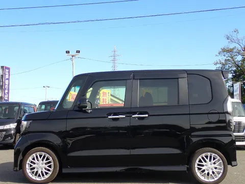 Honda N-BOX Custom
