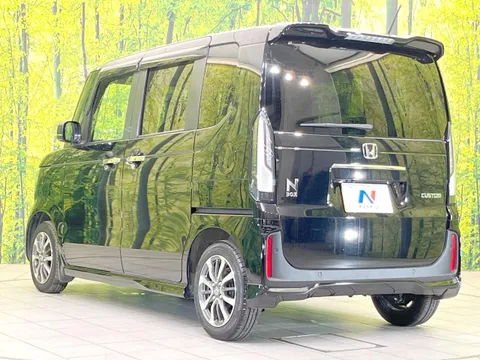 Honda N-BOX Custom
