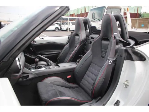 Mazda MX-5 (Roadster)