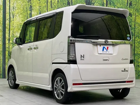 Honda N-BOX Custom