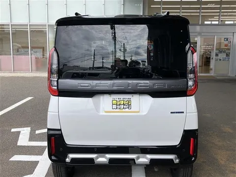Mitsubishi Delica Mini
