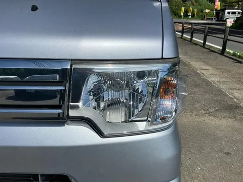 Mitsubishi Minicab Van