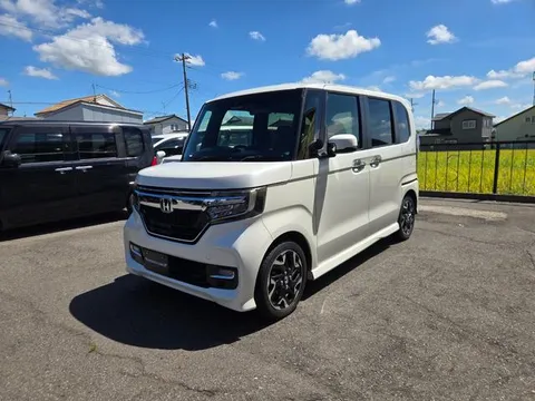Honda N-BOX Custom
