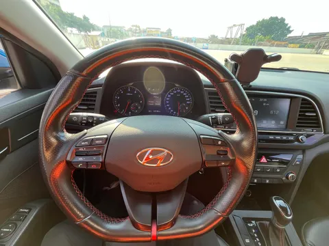 Hyundai Elantra (Avante)