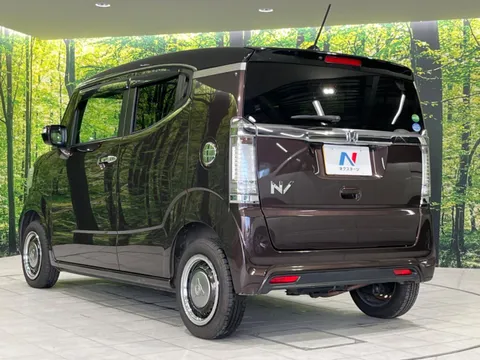 Honda N-BOX Slash