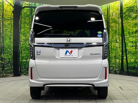 Honda N-BOX Custom