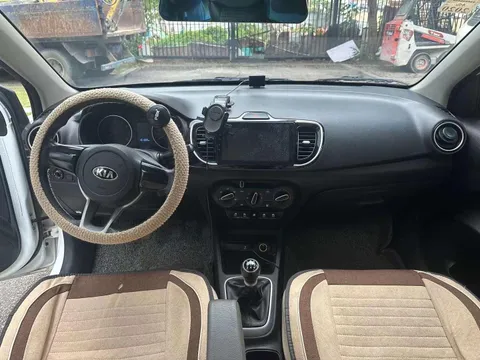 Kia Pegas