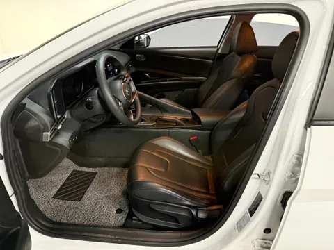 Hyundai Elantra (Avante)