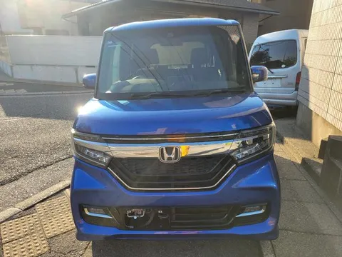 Honda N-BOX Custom