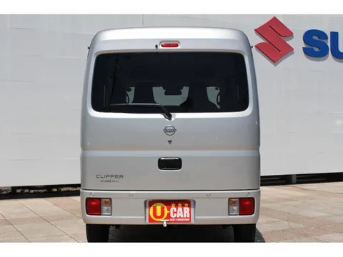 Nissan Clipper Van