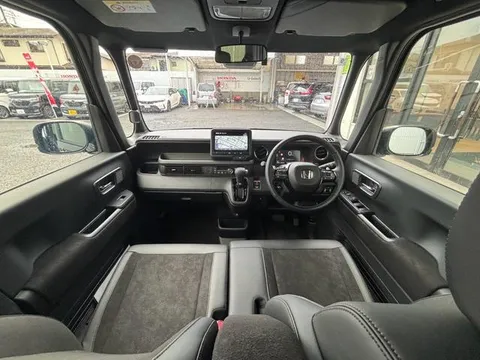Honda N-BOX Custom